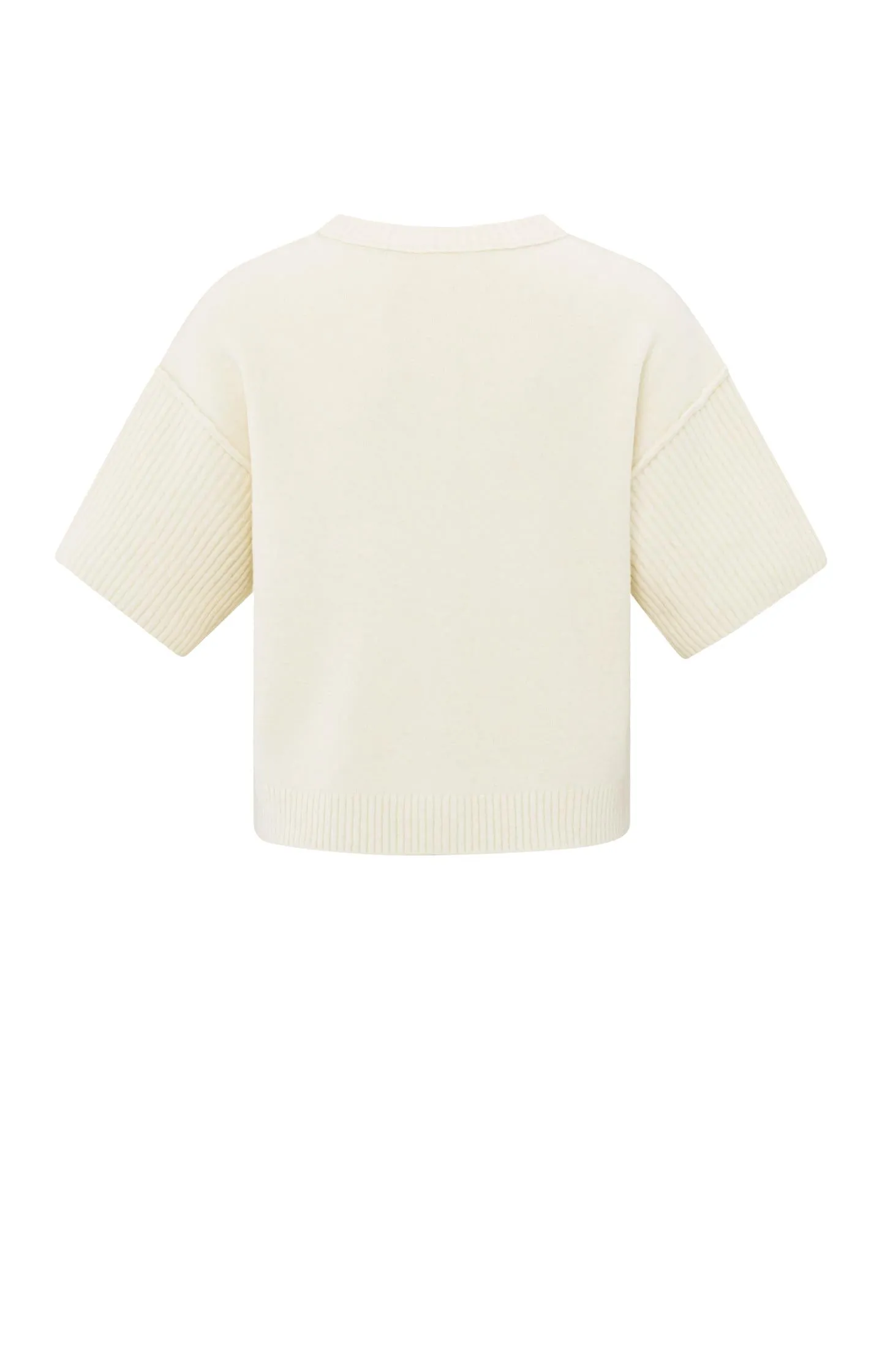 Cream-colored cardigan with short wide sleeves and round neck
