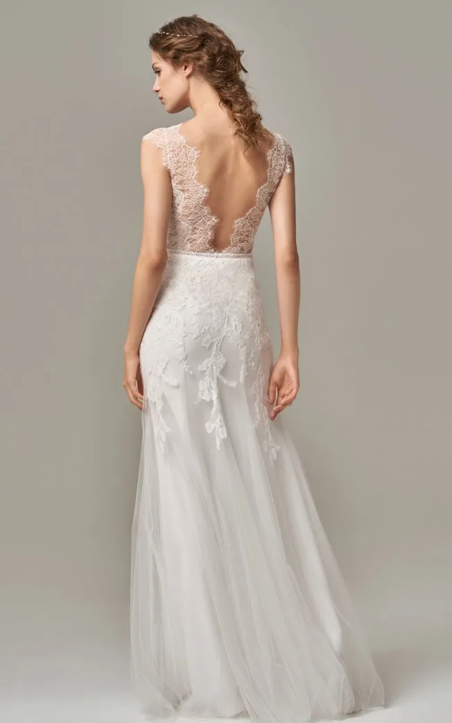 Elegant Sheath Sleeveless V-neck Lace Tull Floor-length Wedding Dress with V Back and Appliques-715906